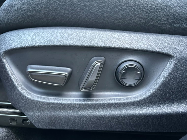 Vehicle Image 27