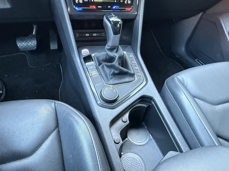 Vehicle Image 28