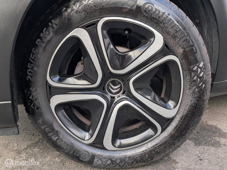 Vehicle Image 17