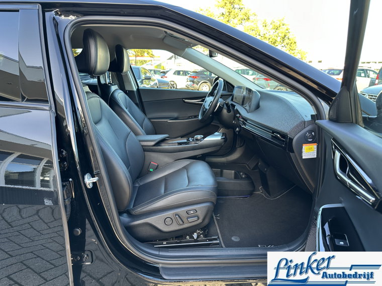 Vehicle Image 38