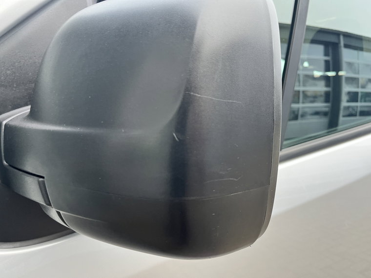 Vehicle Image 38