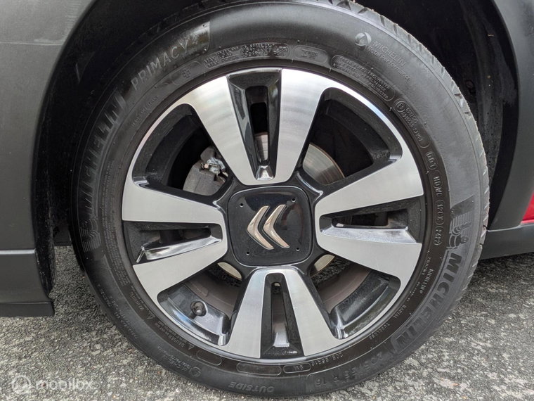 Vehicle Image 19