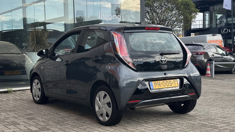 Vehicle Image 7