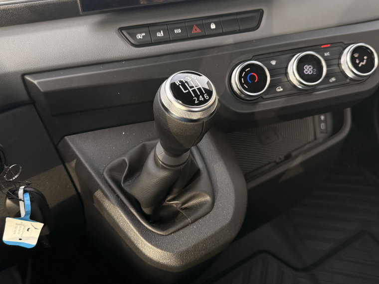 Vehicle Image 28