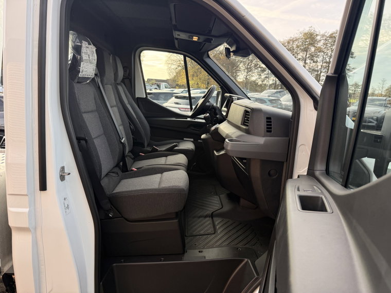 Vehicle Image 36