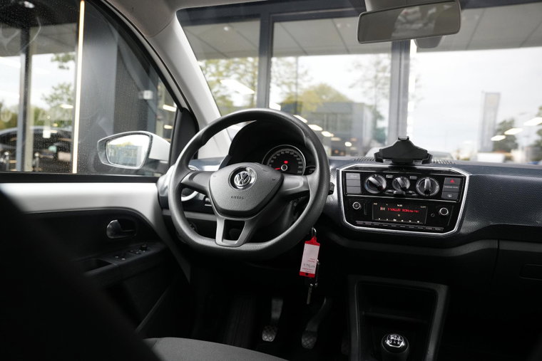 Vehicle Image 21
