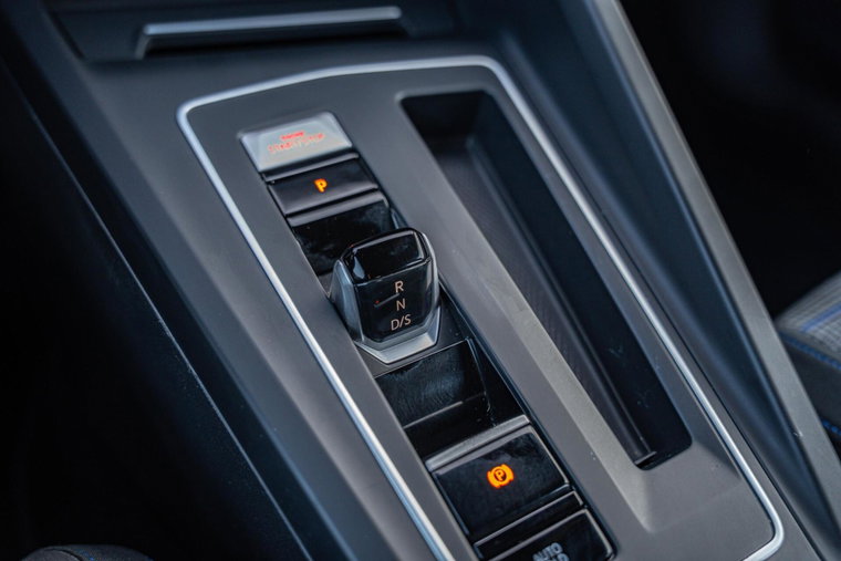 Vehicle Image 30