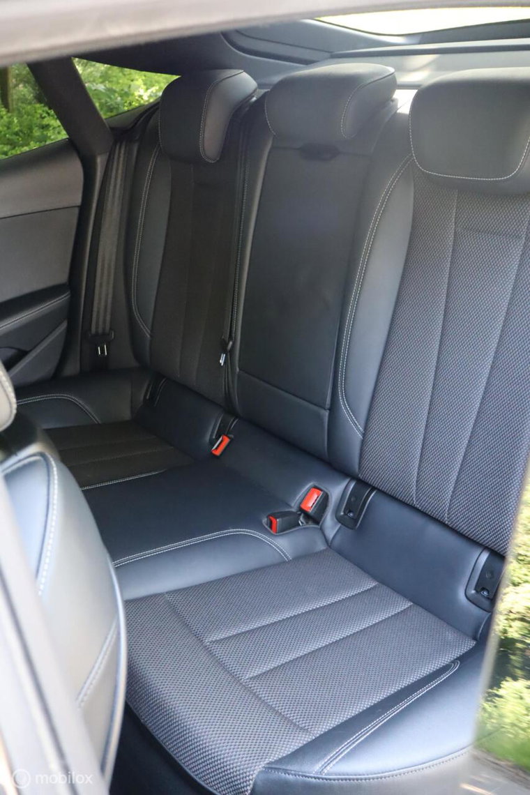 Vehicle Image 32