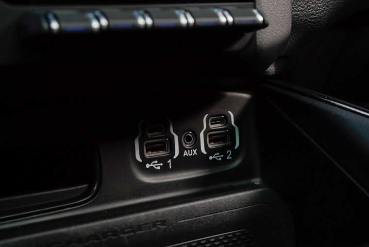 Vehicle Image 32