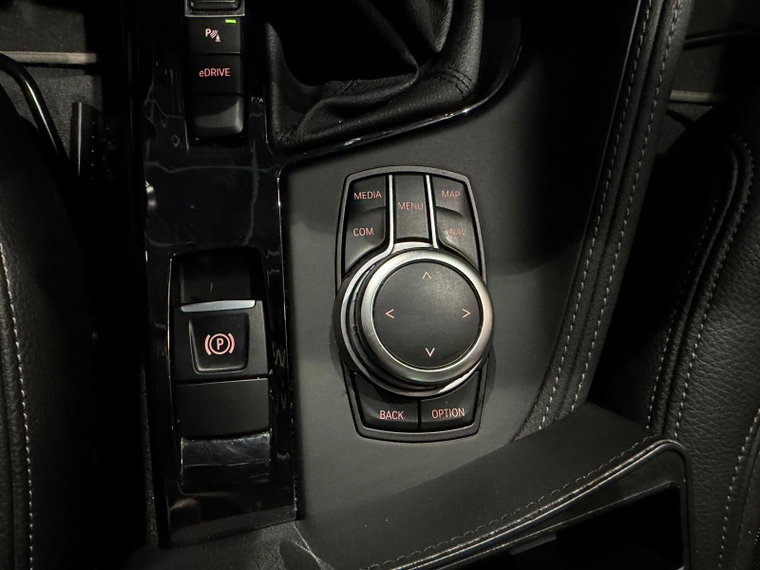 Vehicle Image 28
