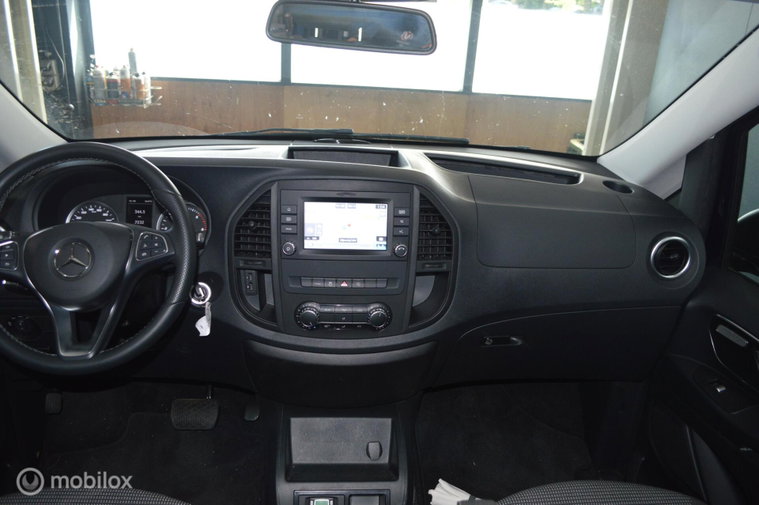 Vehicle Image 29
