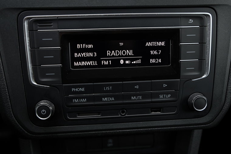 Vehicle Image 25