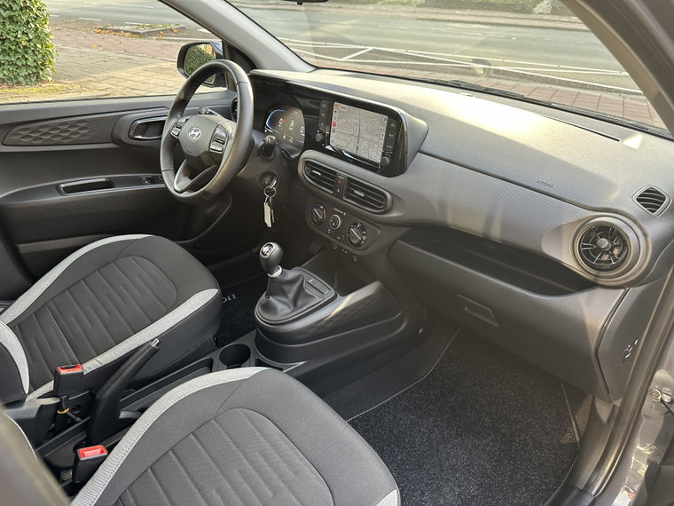 Vehicle Image 38