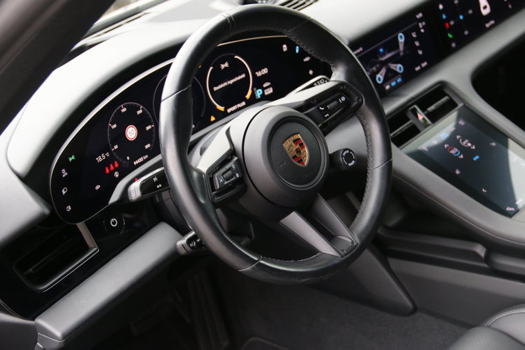 Vehicle Image 15