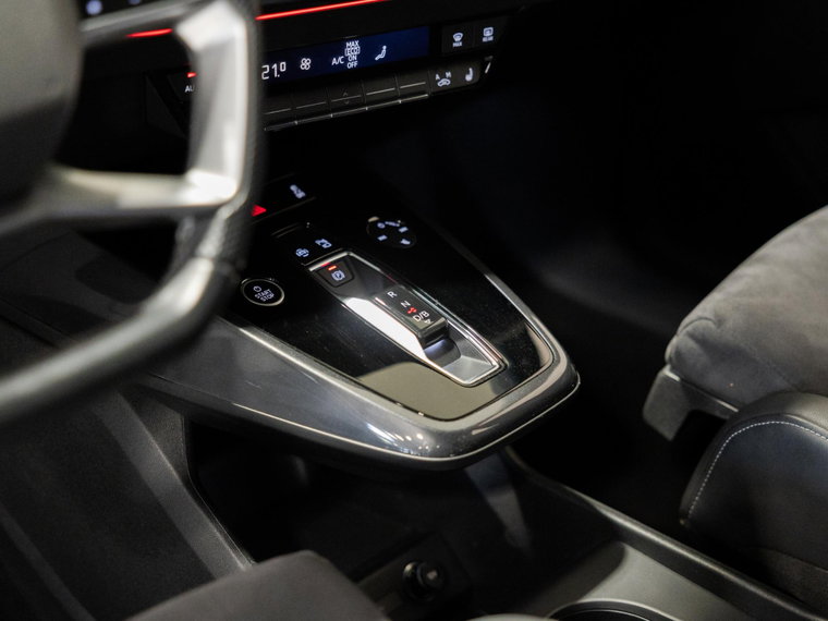Vehicle Image 38