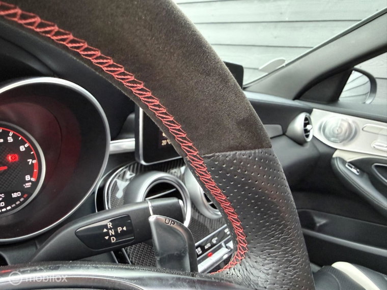 Vehicle Image 32