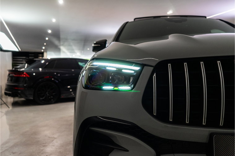 Vehicle Image 9