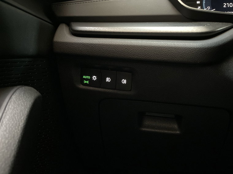 Vehicle Image 24