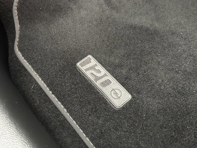 Vehicle Image 17