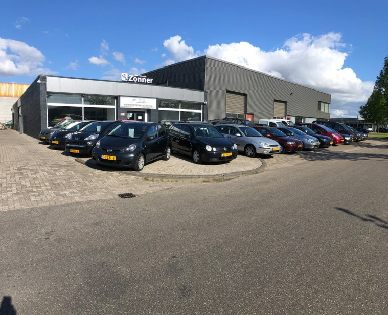 Vehicle Image 21