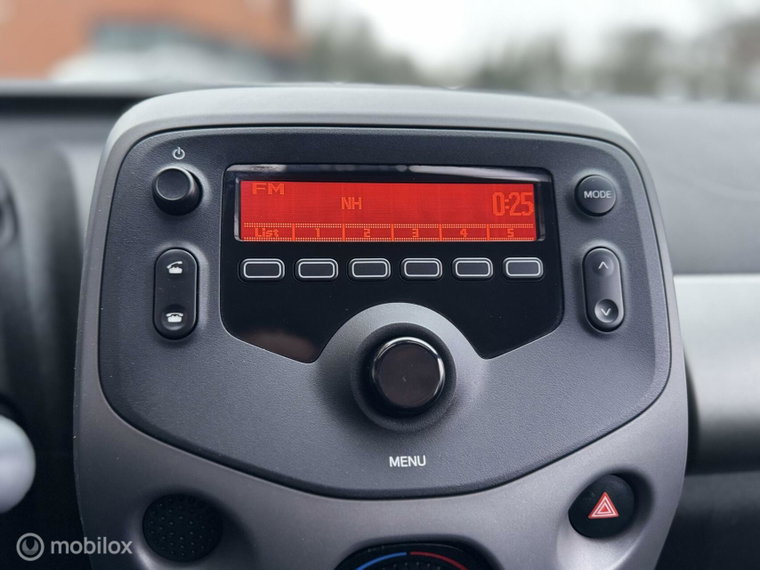 Vehicle Image 23
