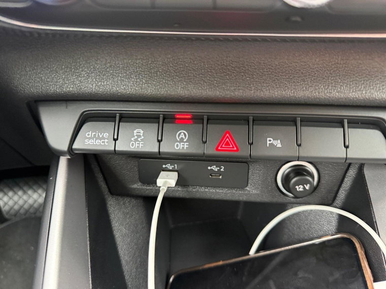 Vehicle Image 26