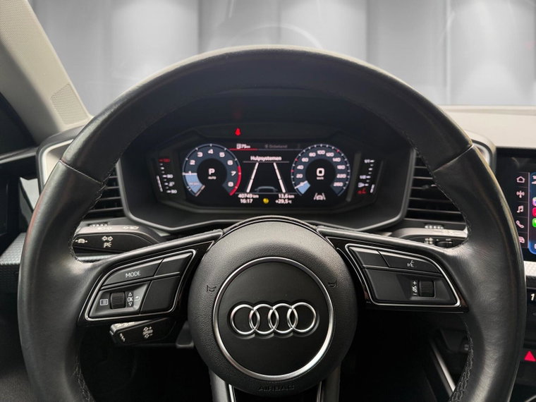 Vehicle Image 11