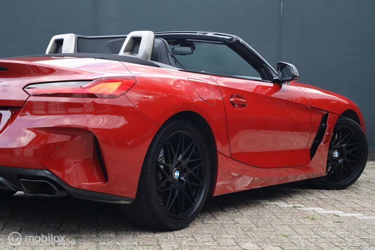 Vehicle Image 24