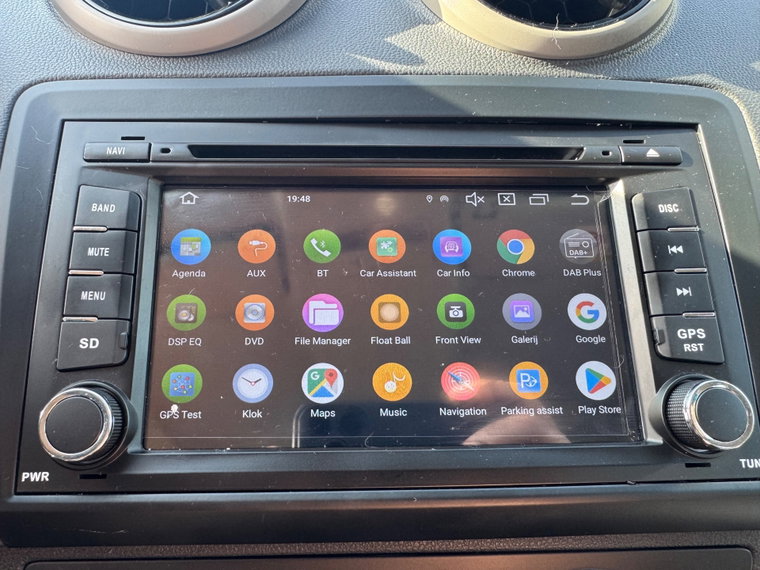 Vehicle Image 12
