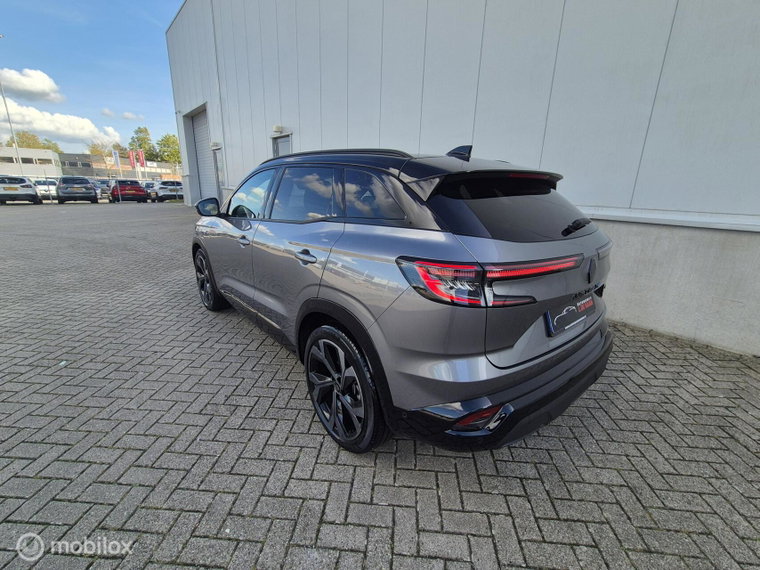 Vehicle Image 24