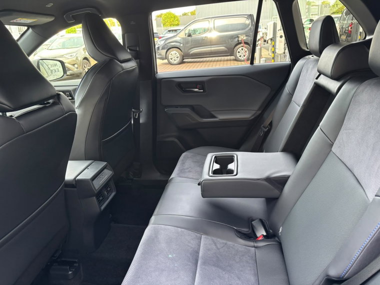 Vehicle Image 33