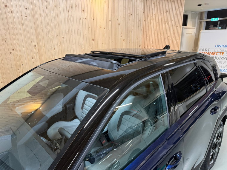 Vehicle Image 26