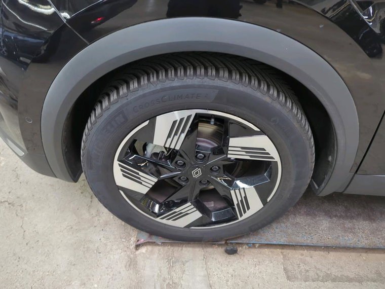 Vehicle Image 31