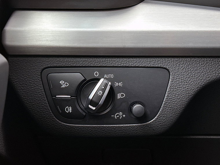 Vehicle Image 28