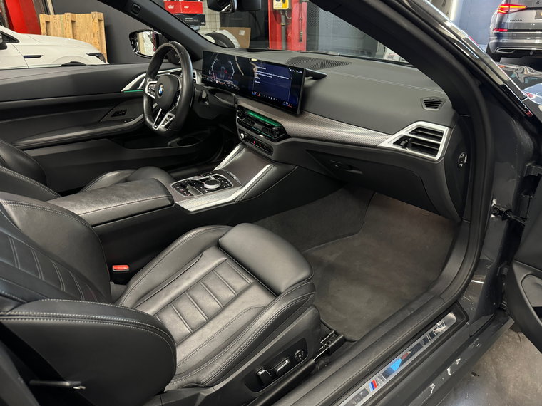 Vehicle Image 35
