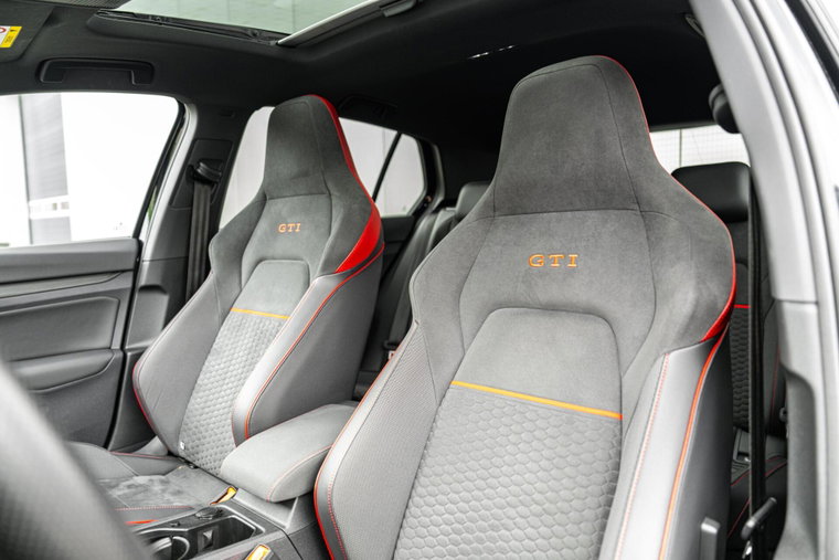 Vehicle Image 35