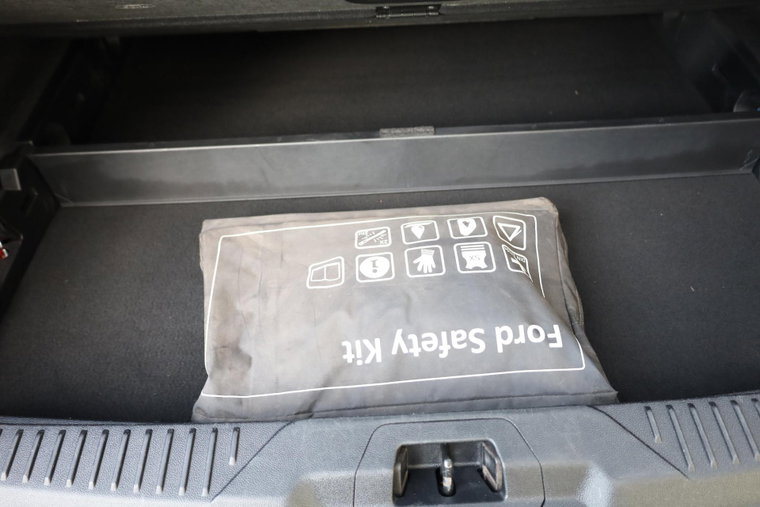 Vehicle Image 25