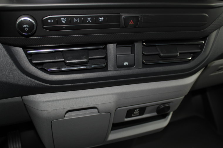 Vehicle Image 35
