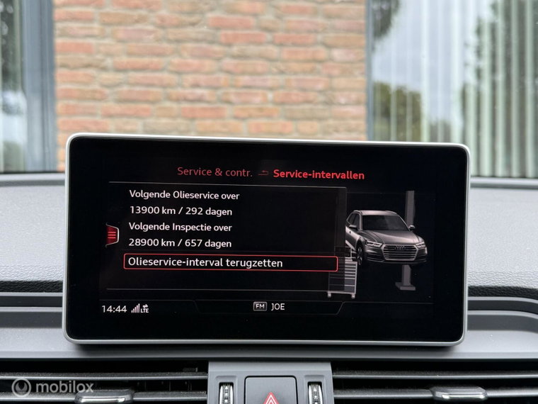 Vehicle Image 21