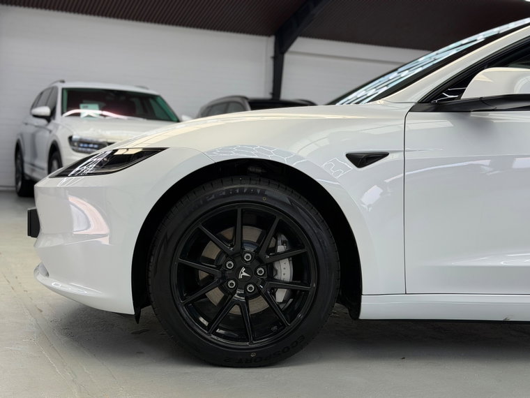 Vehicle Image 35