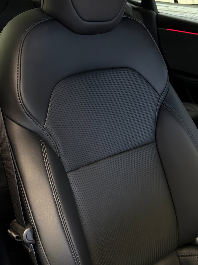 Vehicle Image 36
