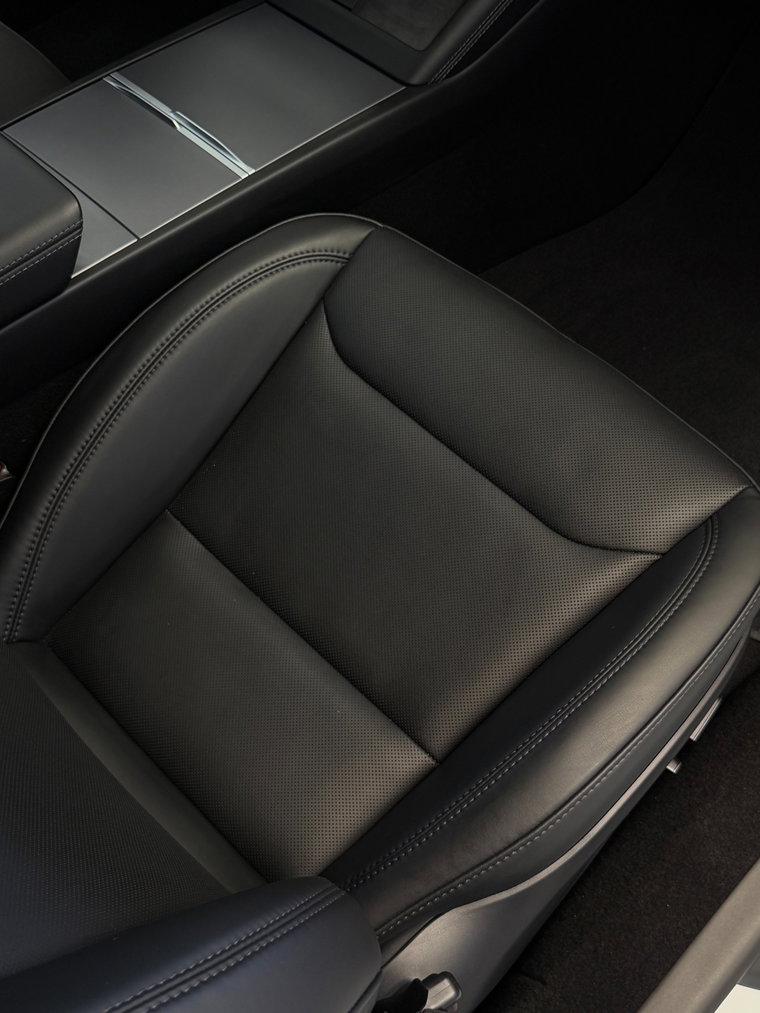 Vehicle Image 37
