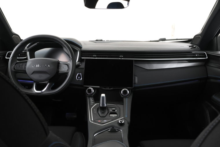 Vehicle Image 16