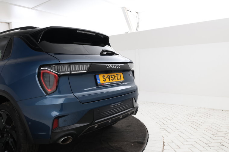 Vehicle Image 10