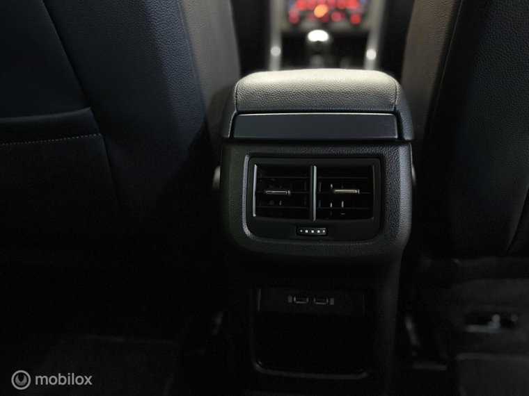 Vehicle Image 48