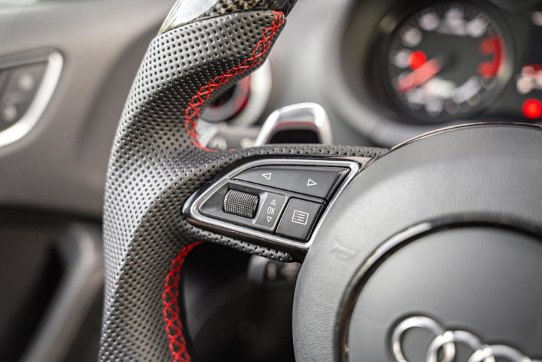 Vehicle Image 30