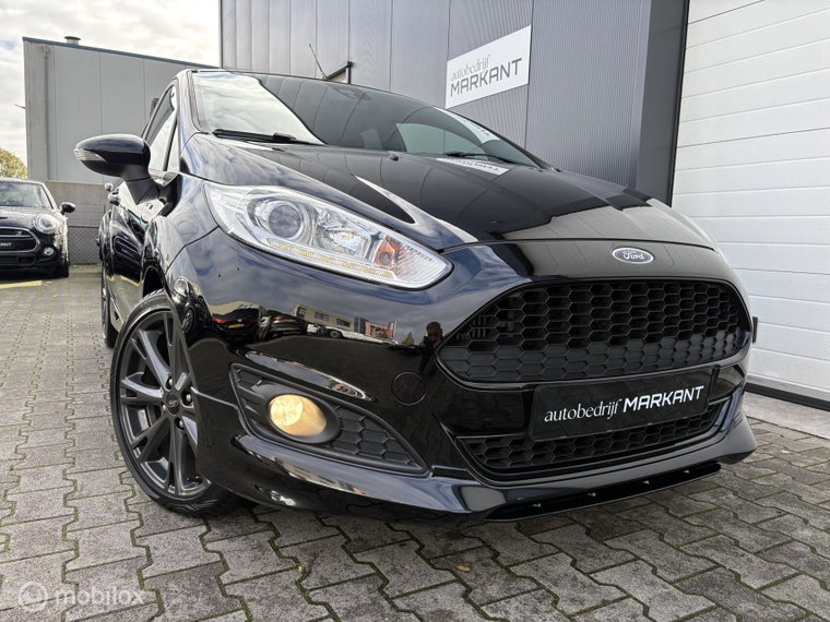 Vehicle Image 32