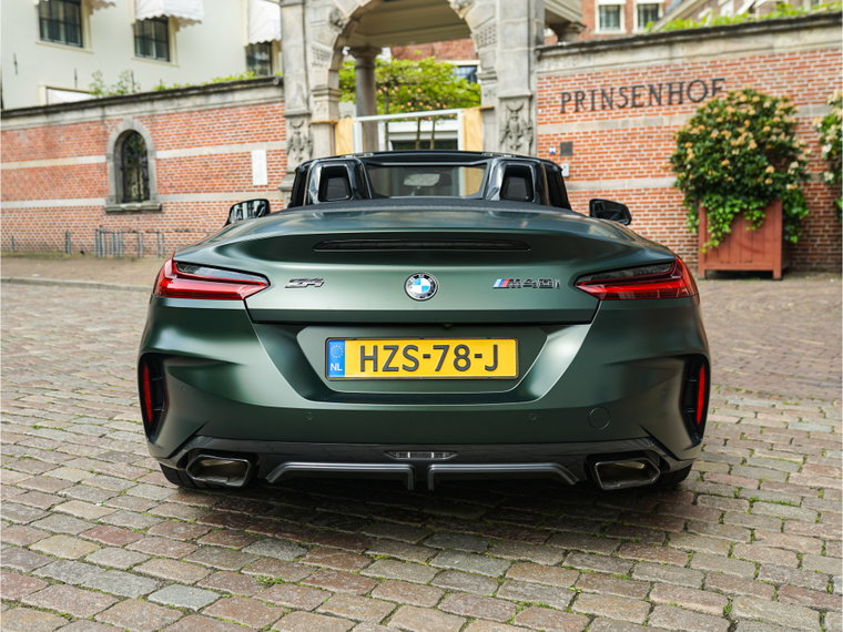 Vehicle Image 21