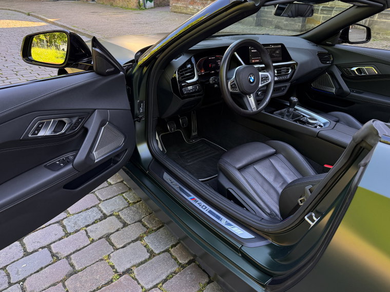 Vehicle Image 35