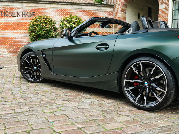 Vehicle Image 6